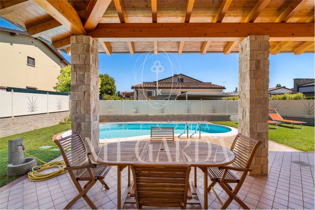 Villa Bifamiliare