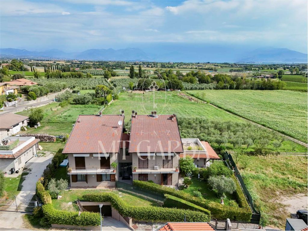 Trilocale con giardino privato e vista Lago entroterra di Desenzano del Garda
